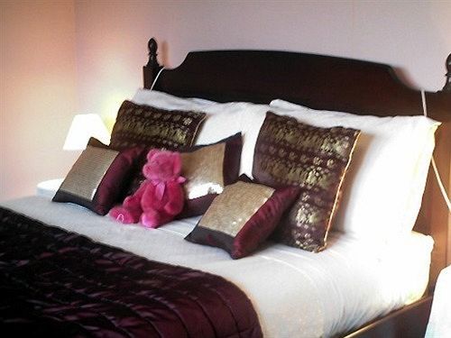 Linchens Bed And Breakfast Felbridge Buitenkant foto